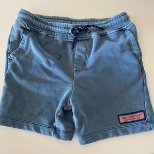 EUC Kids blue vineayrd vines shorts